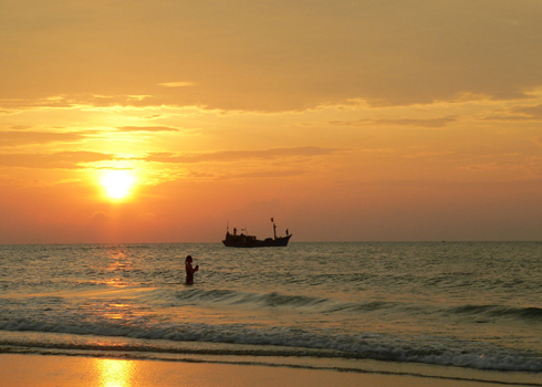 Biển Vũng Tàu đẹp lung linh trong ánh nắng vàng. Ảnh: dulichvietnam